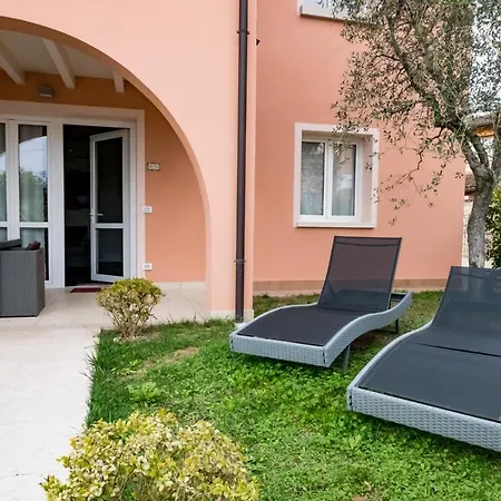 Residenza Gelsomino 아파트 데센자노델가르다