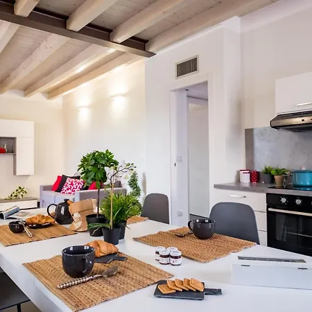 Residenza Gelsomino 데센자노델가르다